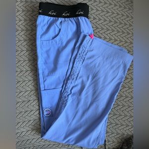 Women’s Koi, Size Medium Scrub Bottoms